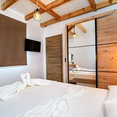 Ina דירה לימנריה