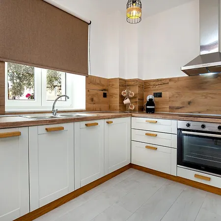 Ina דירה לימנריה