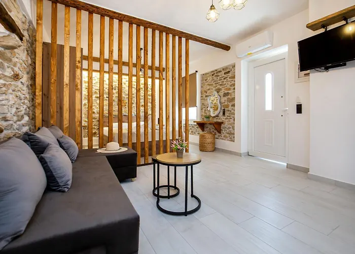 Ina Daire Limenaria (Thasos)